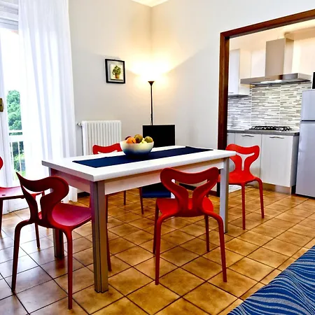 Orchidea アパートホテル 4*