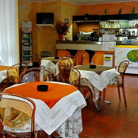 شقة فندقية Orchidea 4*